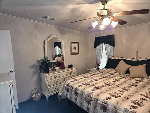 Bedroom - 2425 SE 31st St, Okeechobee, FL 34974 photo 2 of 10