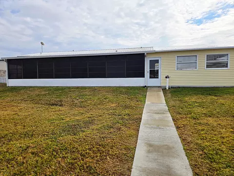 Exterior - 2425 SE 31st St, Okeechobee, FL 34974 photo 5 of 8