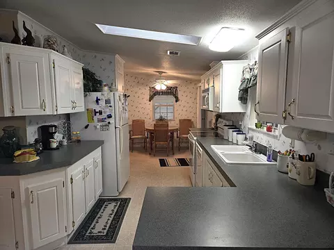 Kitchen - 2425 SE 31st St, Okeechobee, FL 34974 photo 1 of 8