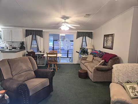 Living - 2425 SE 31st St, Okeechobee, FL 34974 photo 2 of 5