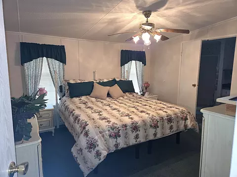 Bedroom - 2425 SE 31st St, Okeechobee, FL 34974 photo 1 of 10