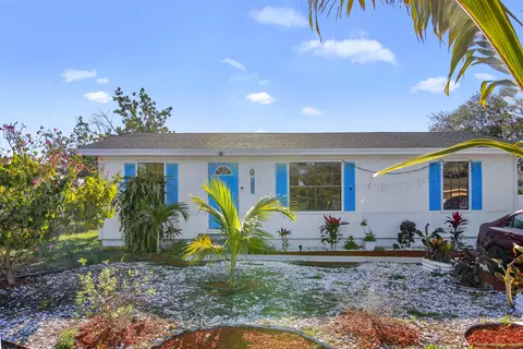 300 Elaine Cir E, West Palm Beach, FL 33409
