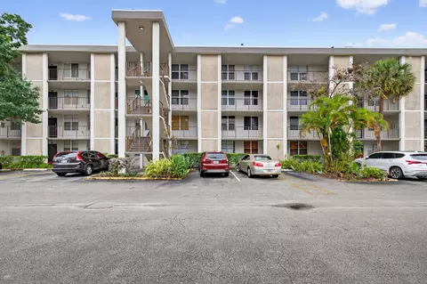 4850 NW 29 Ct #327, Lauderdale Lakes, FL 33313
