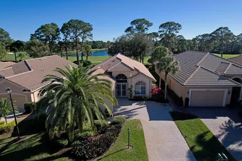9313 Avenel Ln, Port Saint Lucie, FL 34986