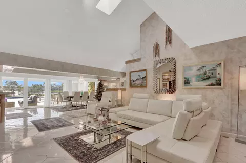 Living - 352 River Edge Rd, Jupiter, FL 33477 photo 2 of 5