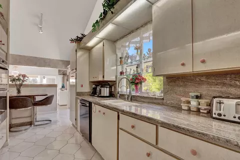 Kitchen - 352 River Edge Rd, Jupiter, FL 33477 photo 3 of 4