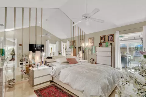 Bedroom - 352 River Edge Rd, Jupiter, FL 33477 photo 3 of 4