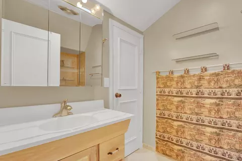 Bath - 352 River Edge Rd, Jupiter, FL 33477 photo 1 of 5