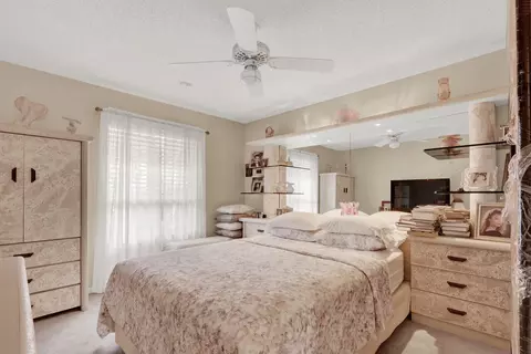 Bedroom - 352 River Edge Rd, Jupiter, FL 33477 photo 2 of 4