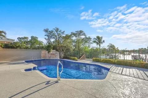 Exterior - 352 River Edge Rd, Jupiter, FL 33477 photo 6 of 9