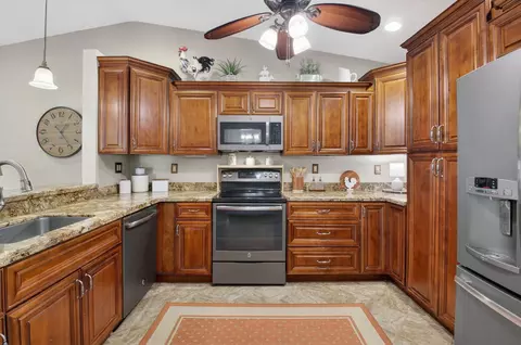 41 Mayfair Ln, Boynton Beach, FL 33426