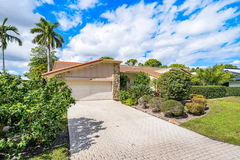 5104 Pineview Cir, Delray Beach, FL 33445