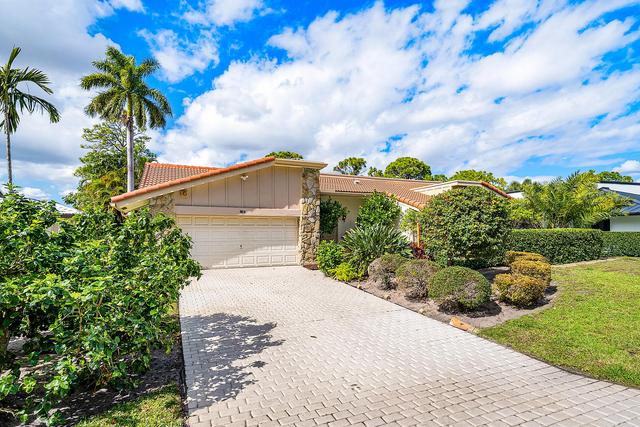 5104 Pineview Cir, Delray Beach, FL 33445