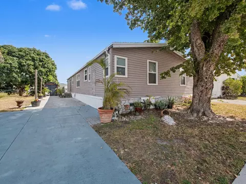 1700 SW 66th Ave, Boca Raton, FL 33428