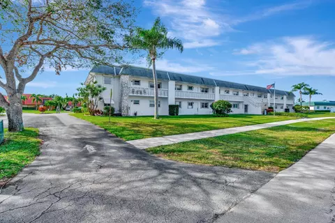 3154 Meridian Way S #2, Palm Beach Gardens, FL 33410