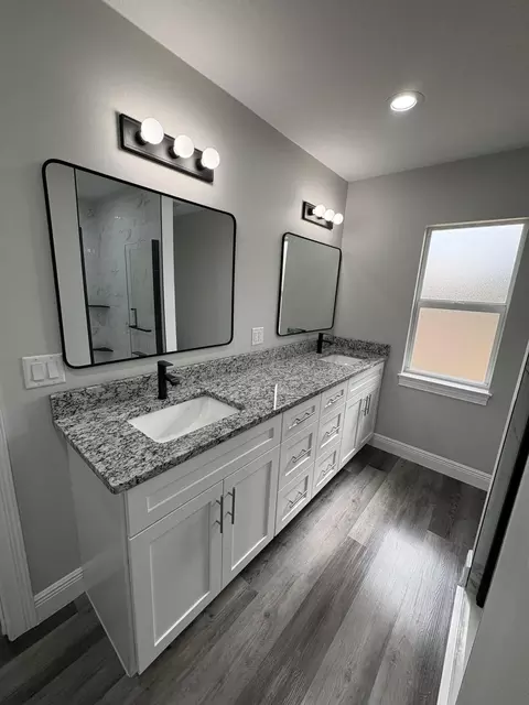 Bath - 2897 NW 37th Ave, Okeechobee, FL 34972 photo 3 of 4