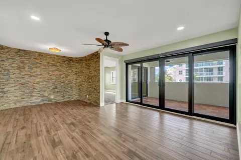 330 SE 20th Ave #314, Deerfield Beach, FL 33441