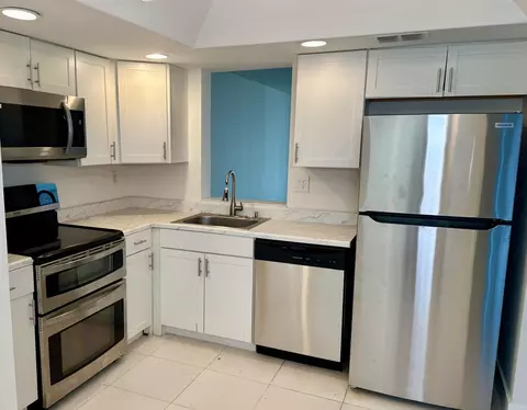7664 NW 18th St #208, Margate, FL 33063