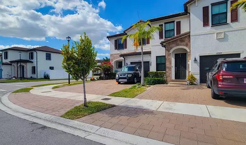 10902 W 33rd Way, Hialeah, FL 33018