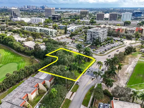 1617 Embassy Dr, West Palm Beach, FL 33401