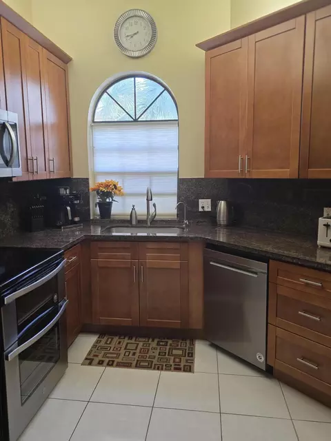 5243 Europa Dr #N, Boynton Beach, FL 33437