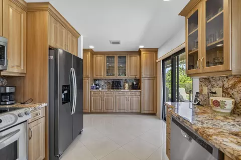4881 Pineview Cir, Delray Beach, FL 33445 photo 16