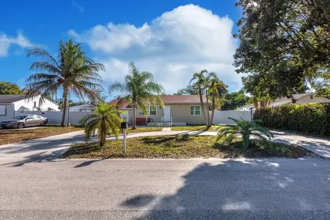 3914 Serubi Ave, Palm Springs, FL 33461