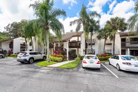 10155 Mangrove Dr #204, Boynton Beach, FL 33437