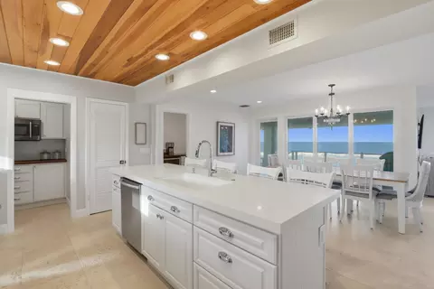 Kitchen - 1031 SE Macarthur Blvd, Stuart, FL 34996 photo 9 of 9