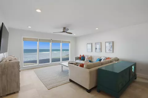 Living - 1031 SE Macarthur Blvd, Stuart, FL 34996 photo 4 of 5