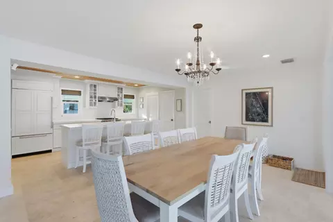 Dining - 1031 SE Macarthur Blvd, Stuart, FL 34996 photo 5 of 7