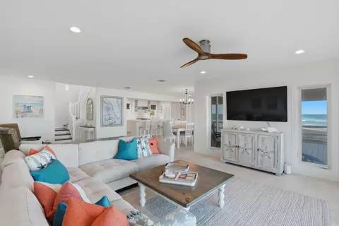 Living - 1031 SE Macarthur Blvd, Stuart, FL 34996 photo 3 of 5