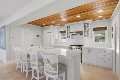 Kitchen - 1031 SE Macarthur Blvd, Stuart, FL 34996 photo 3 of 9