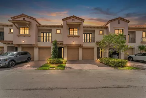 6077 Grand Cypress Cir W, Coconut Creek, FL 33073