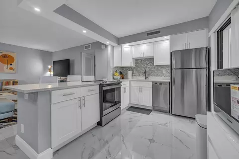162 Capri D, Delray Beach, FL 33484