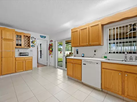 102 Chapel Ln, Tequesta, FL 33469 photo 2