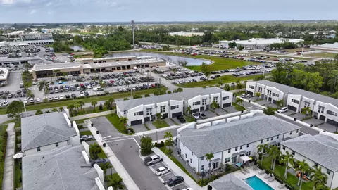 View/Area - 2401 SE Tarvest Way, Stuart, FL 34997 photo 2 of 8
