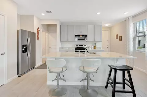 Kitchen - 2401 SE Tarvest Way, Stuart, FL 34997 photo 2 of 5