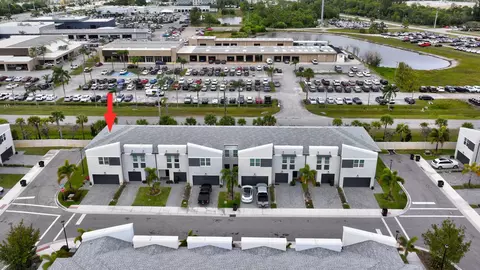 View/Area - 2401 SE Tarvest Way, Stuart, FL 34997 photo 5 of 8