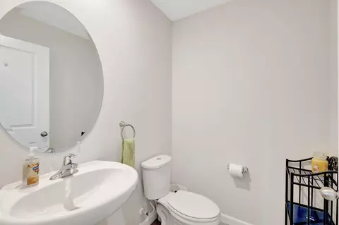 Bath - 2401 SE Tarvest Way, Stuart, FL 34997 photo 1 of 4