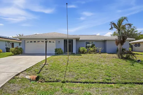 826 SE Quiescent Ln, Port Saint Lucie, FL 34983
