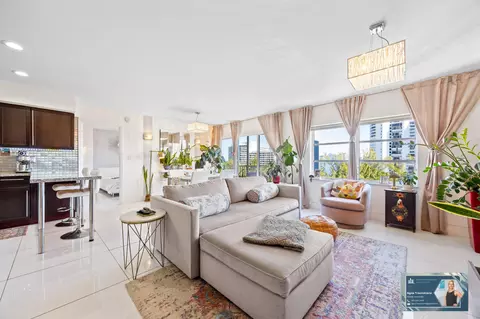 300 Diplomat Pkwy #812, Hallandale Beach, FL 33009