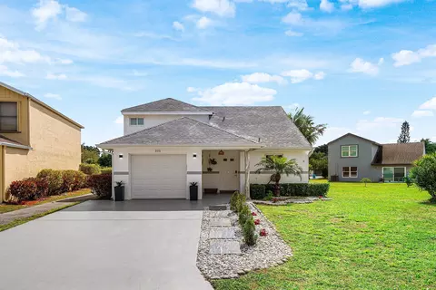 101 Azalea Cir, Boynton Beach, FL 33436