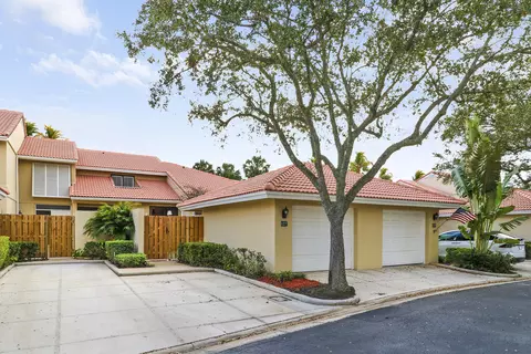 127 Old Meadow Way, Palm Beach Gardens, FL 33418