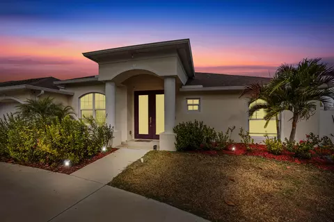 101 SW Nativity Ter, Port Saint Lucie, FL 34984