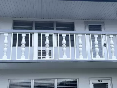 234 Camden J #234, West Palm Beach, FL 33417