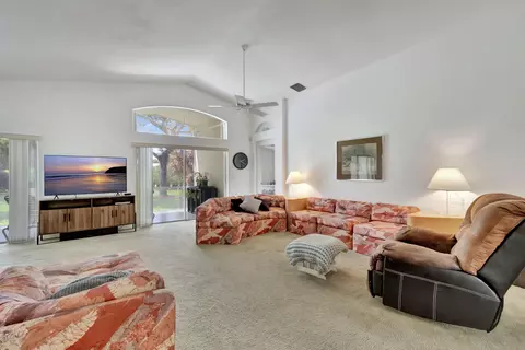 5767 Seashell Ter, Boynton Beach, FL 33437 photo 4