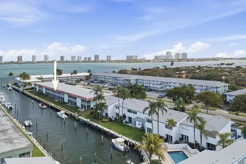 117 Lehane Ter #205, North Palm Beach, FL 33408
