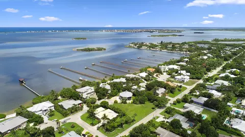 18 Cranes Nest, Sewalls Point, FL 34996