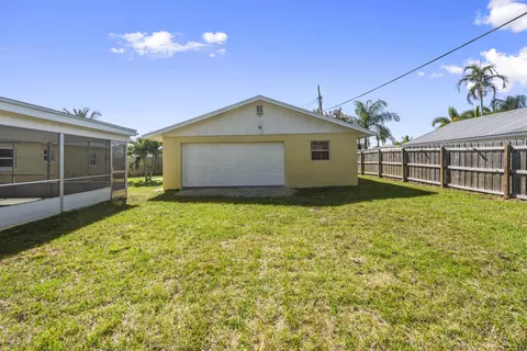 924 SE Dolphin Dr, Stuart, FL 34996 photo 35